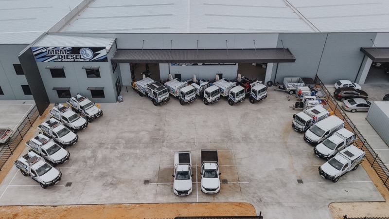 Hydraulic cylinder repair and pressure testing on excavator equipment